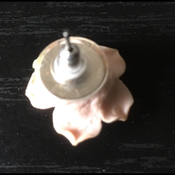 Vintage style Pink Rose earrings, perfect for prom - Picture 2 of 3